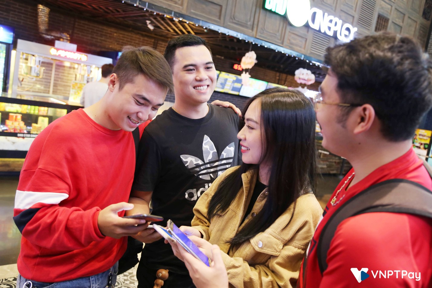 Bật mí bí kíp săn lùng voucher giảm giá “sập sàn” của giới trẻ - Ảnh 2. Bật mí bí kíp săn lùng voucher giảm giá “sập sàn” của giới trẻ - Ảnh 2.
