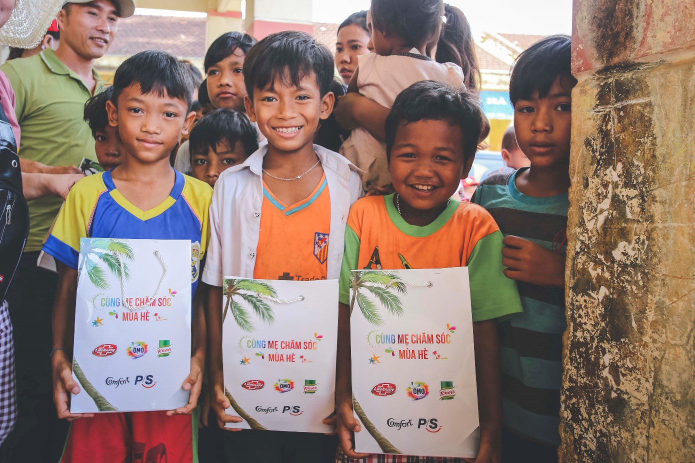 Không phải quà đắt tiền, đây mới là điều đáng giá nhất với trẻ em mùa Giáng sinh! - Ảnh 2. Không phải quà đắt tiền, đây mới là điều đáng giá nhất với trẻ em mùa Giáng sinh! - Ảnh 2.