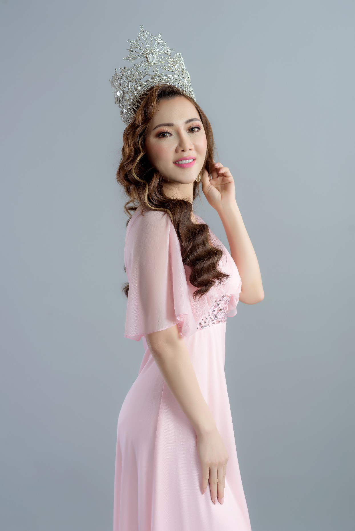 Trà chiều cuối năm cùng “Nữ hoàng đại sứ đặc biệt” cuộc thi Hoa hậu tỏa sáng thế giới Đỗ Thị Thảo (Ichikawa Tao) - Ảnh 4. Trà chiều cuối năm cùng “Nữ hoàng đại sứ đặc biệt” cuộc thi Hoa hậu tỏa sáng thế giới Đỗ Thị Thảo (Ichikawa Tao) - Ảnh 4.