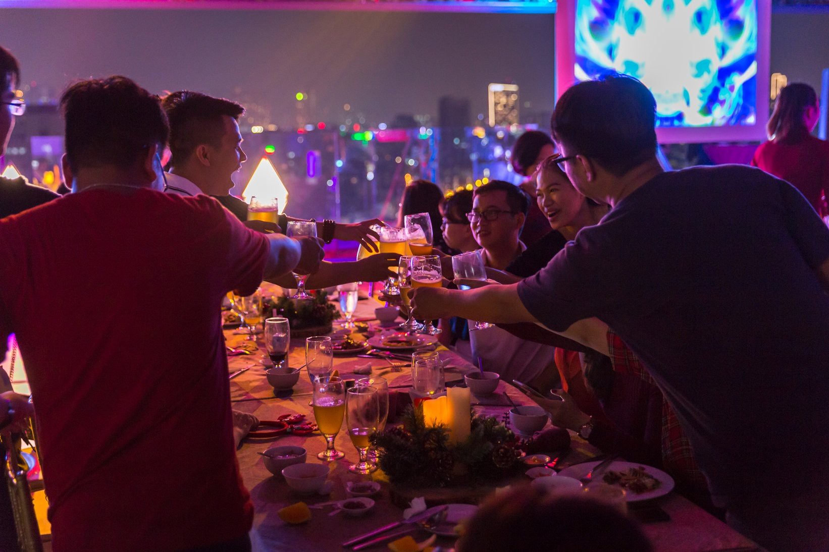 Địa điểm lý tưởng để đón năm mới của giới trẻ Sài thành - Sự lên ngôi của các Rooftop - Ảnh 1. Địa điểm lý tưởng để đón năm mới của giới trẻ Sài thành - Sự lên ngôi của các Rooftop - Ảnh 1.