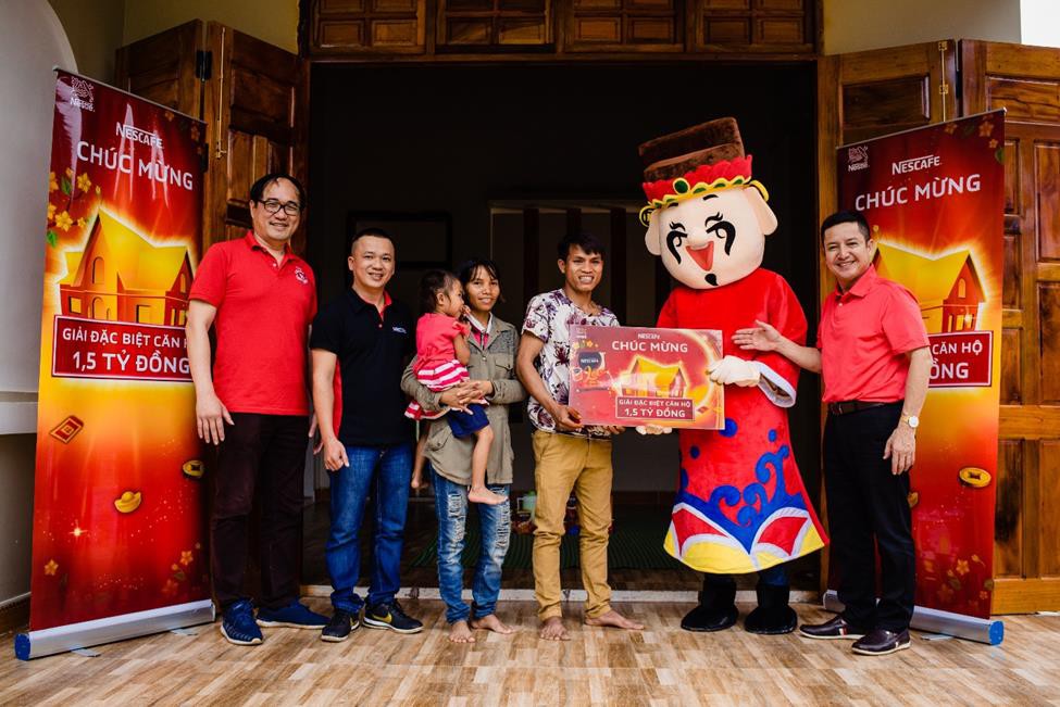 Ước mong làm chủ rẫy cà phê của anh thợ hồ Quảng Ngãi thành hiện thực với món lộc xuân 1.5 tỷ đồng - Ảnh 4. Ước mong làm chủ rẫy cà phê của anh thợ hồ Quảng Ngãi thành hiện thực với món lộc xuân 1.5 tỷ đồng - Ảnh 4.