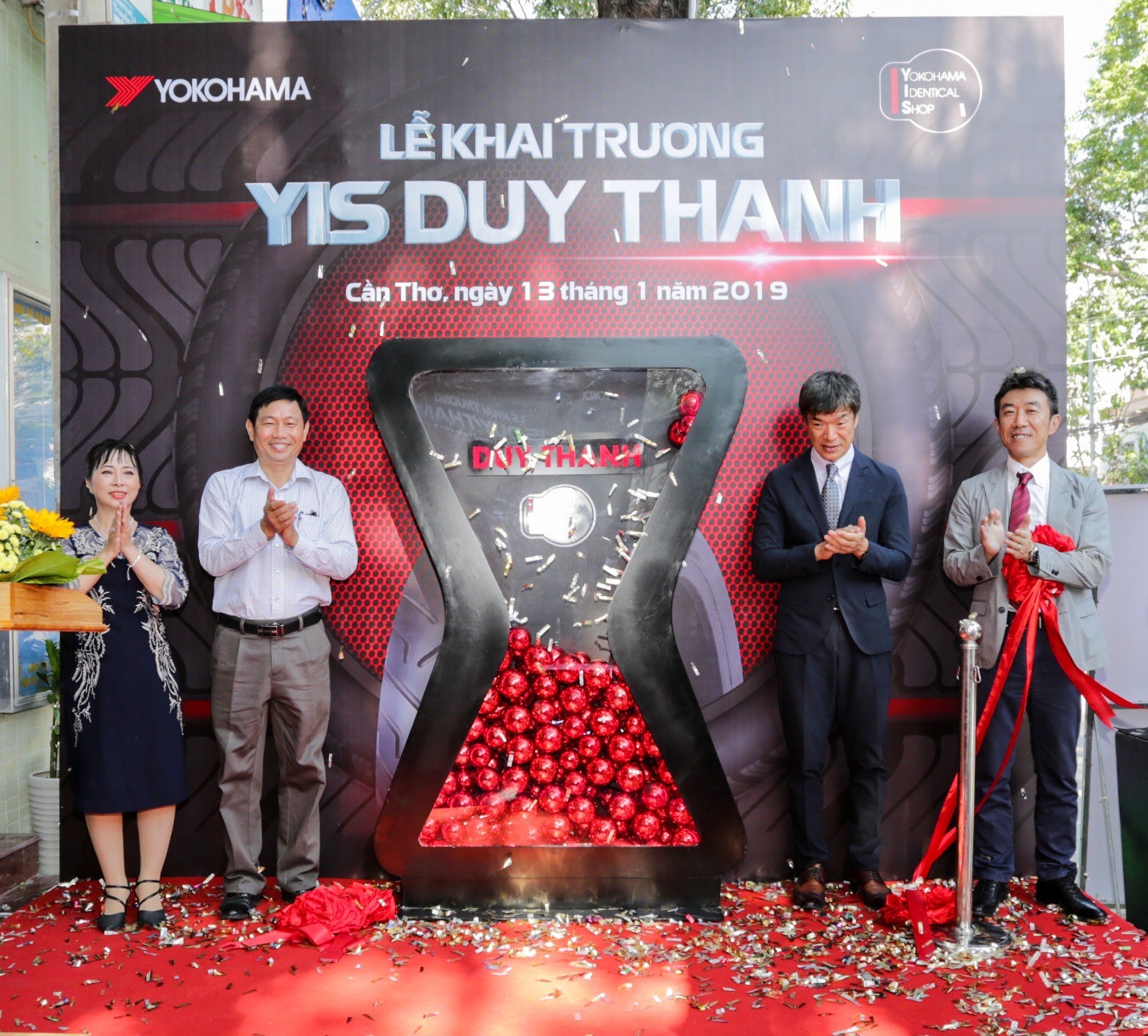 Khách hàng háo hức tham dự khai trương cửa hàng YIS đầu tiên ở Cần Thơ - Ảnh 2. Khách hàng háo hức tham dự khai trương cửa hàng YIS đầu tiên ở Cần Thơ - Ảnh 2.