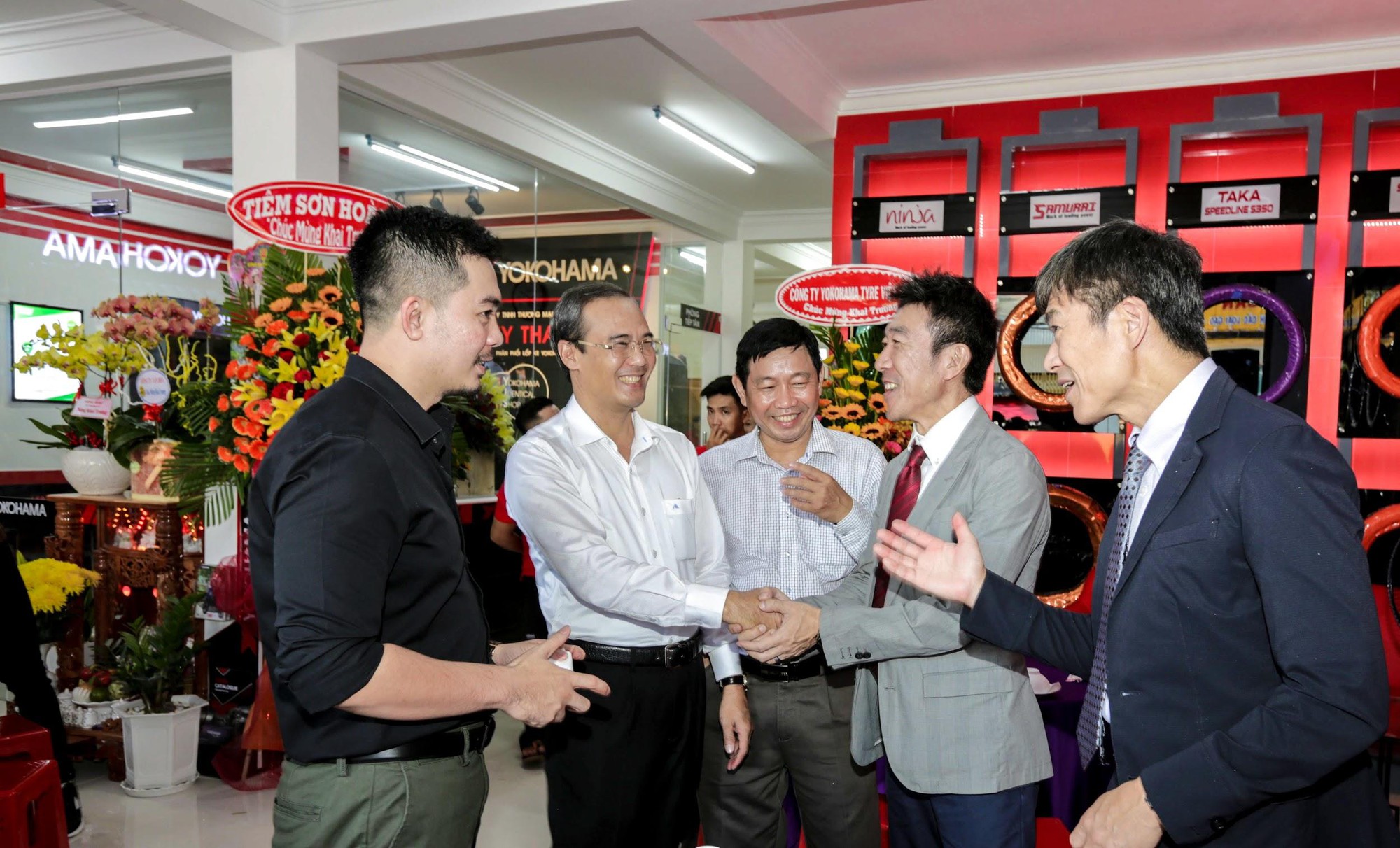 Khách hàng háo hức tham dự khai trương cửa hàng YIS đầu tiên ở Cần Thơ - Ảnh 5. Khách hàng háo hức tham dự khai trương cửa hàng YIS đầu tiên ở Cần Thơ - Ảnh 5.