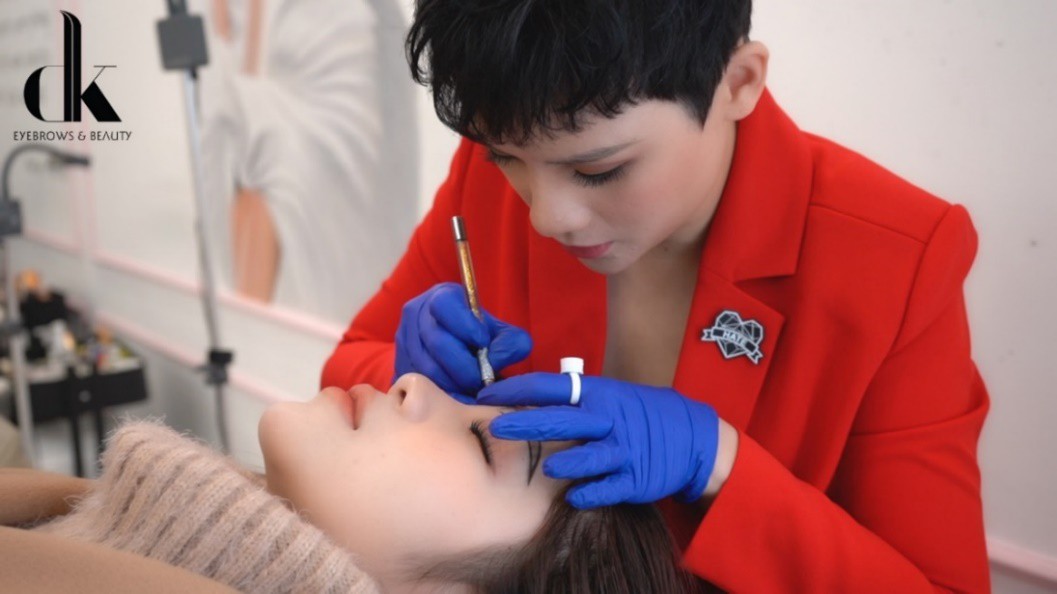 DJ Tít bật mí bí kíp đẹp chuẩn đến từng centimet không cần make-up - Ảnh 5. DJ Tít bật mí bí kíp đẹp chuẩn đến từng centimet không cần make-up - Ảnh 5.