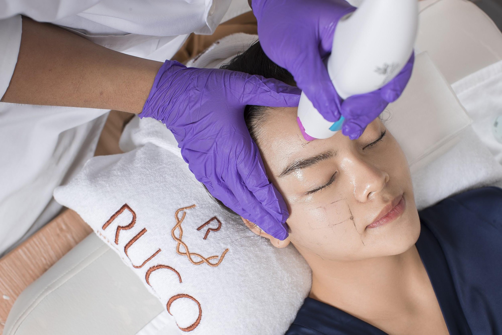 Phạm Quỳnh Anh tiết lộ bí quyết ngày càng trẻ đẹp sau sóng gió hôn nhân - Ảnh 4. Phạm Quỳnh Anh tiết lộ bí quyết ngày càng trẻ đẹp sau sóng gió hôn nhân - Ảnh 4.