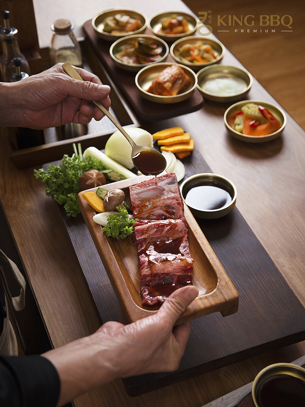 King BBQ Premium – Nhà hàng nướng cung đình Hàn Quốc cao cấp hàng đầu Việt Nam - Ảnh 2. King BBQ Premium – Nhà hàng nướng cung đình Hàn Quốc cao cấp hàng đầu Việt Nam - Ảnh 2.