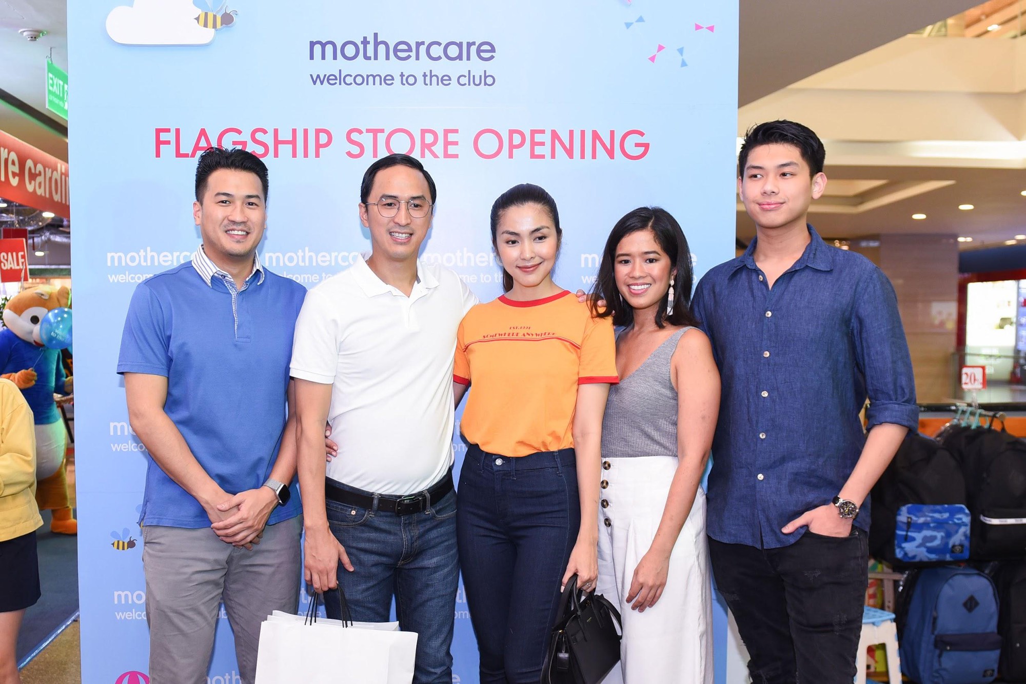 Siêu mẫu Hà Anh cùng vợ chồng Hà Tăng khám phá “đại bản doanh” - Flagship Store quy mô nhất của Mothercare - Ảnh 2. Siêu mẫu Hà Anh cùng vợ chồng Hà Tăng khám phá “đại bản doanh” - Flagship Store quy mô nhất của Mothercare - Ảnh 2.