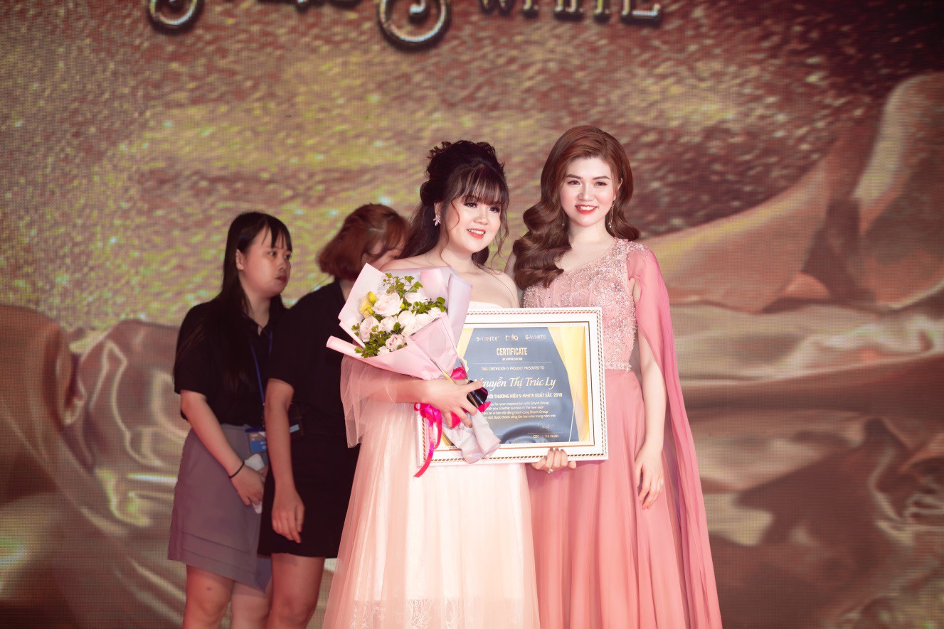 Shynh Shine Night 2018, đêm của vẻ đẹp thăng hoa - Ảnh 3. Shynh Shine Night 2018, đêm của vẻ đẹp thăng hoa - Ảnh 3.