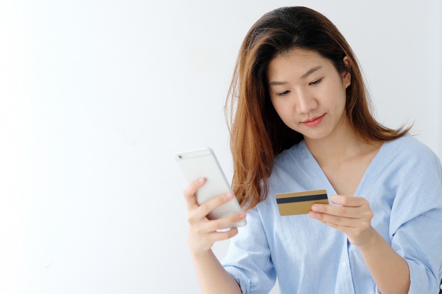 “Bỏ tiền mặt đi mà vui sống” - Tuyên ngôn cá tính của người trẻ 4.0 - Ảnh 2. “Bỏ tiền mặt đi mà vui sống” - Tuyên ngôn cá tính của người trẻ 4.0 - Ảnh 2.