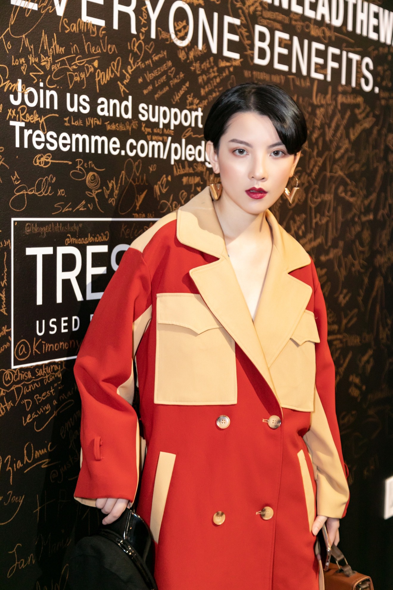Minh Tú, Hồng Xuân ghi dấu ấn nhờ thần thái đỉnh cao tại New York Fashon Week - Ảnh 8. Minh Tú, Hồng Xuân ghi dấu ấn nhờ thần thái đỉnh cao tại New York Fashon Week - Ảnh 8.