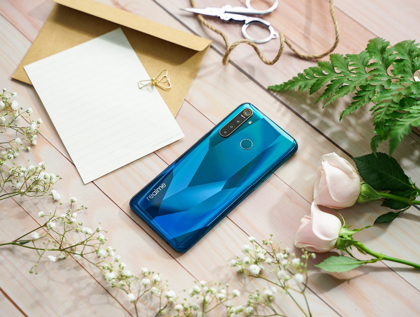 Cảm nhận sau 1 tuần sử dụng Realme 5 Pro: Viên pha lê của thị trường smartphone tầm trung - Ảnh 1.