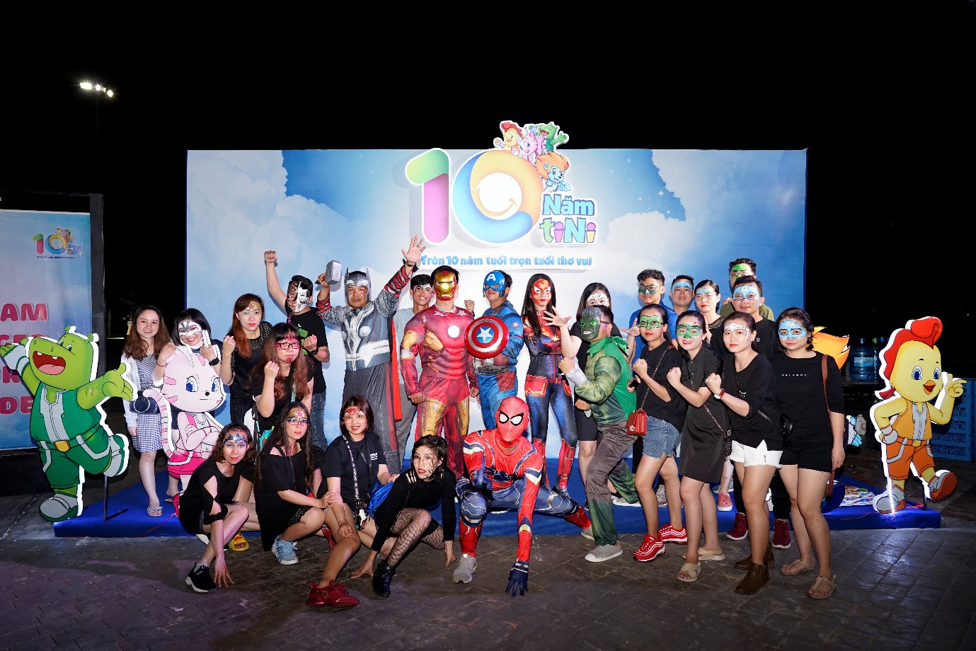 Công ty nhà người ta “chơi lớn” đưa cả team xuyên không về thời ấu thơ - Ảnh 4. Công ty nhà người ta “chơi lớn” đưa cả team xuyên không về thời ấu thơ - Ảnh 4.