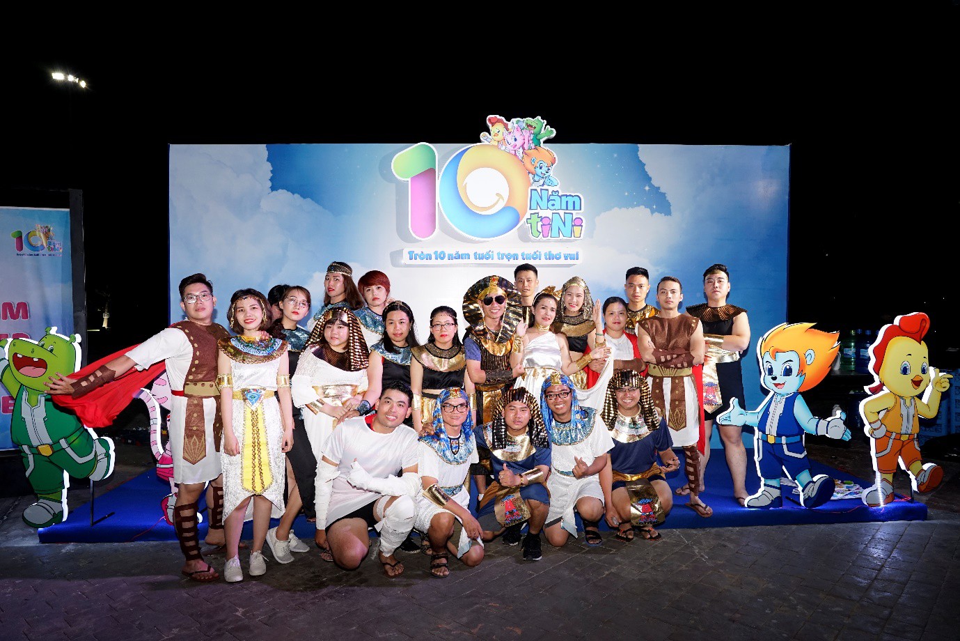 Công ty nhà người ta “chơi lớn” đưa cả team xuyên không về thời ấu thơ - Ảnh 6. Công ty nhà người ta “chơi lớn” đưa cả team xuyên không về thời ấu thơ - Ảnh 6.