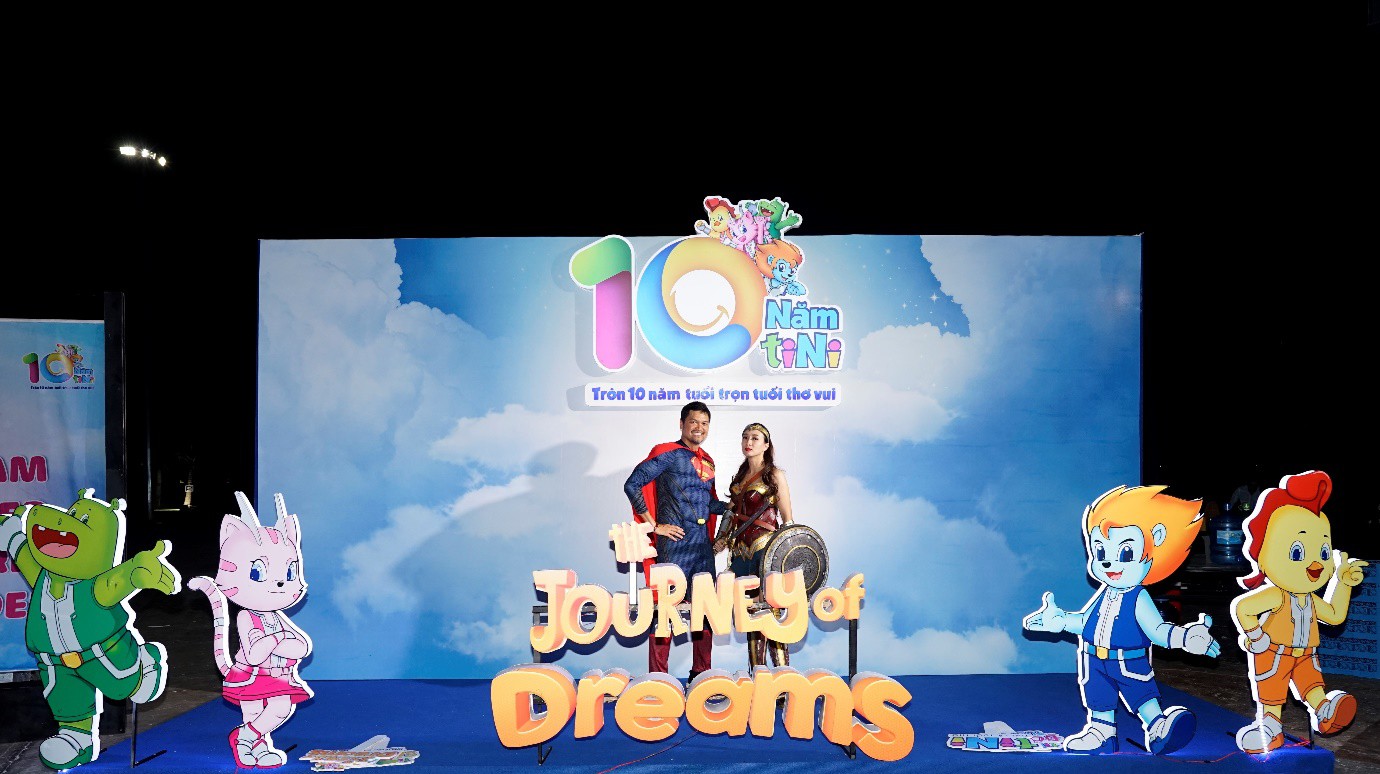 Công ty nhà người ta “chơi lớn” đưa cả team xuyên không về thời ấu thơ - Ảnh 7. Công ty nhà người ta “chơi lớn” đưa cả team xuyên không về thời ấu thơ - Ảnh 7.