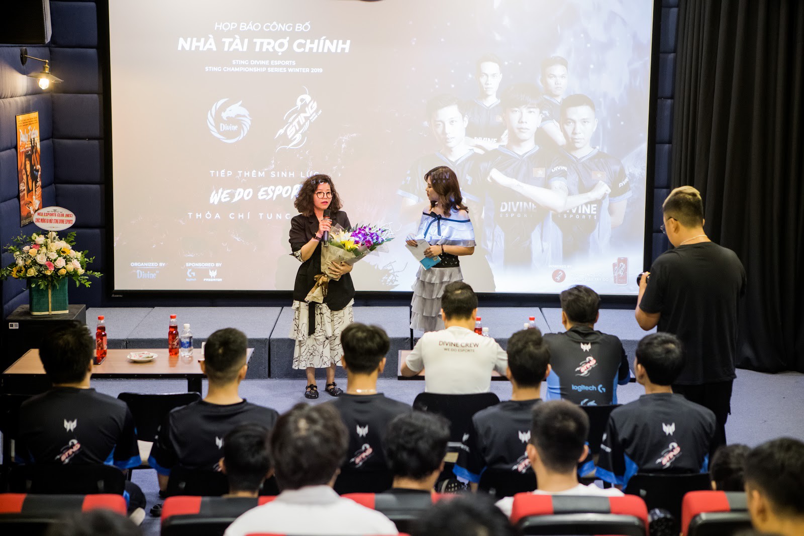 Sting chính thức đồng hành cùng Divine Esports chinh phục chức vô địch Chung Kết Thế Giới PUBG - Ảnh 2. Sting chính thức đồng hành cùng Divine Esports chinh phục chức vô địch Chung Kết Thế Giới PUBG - Ảnh 2.