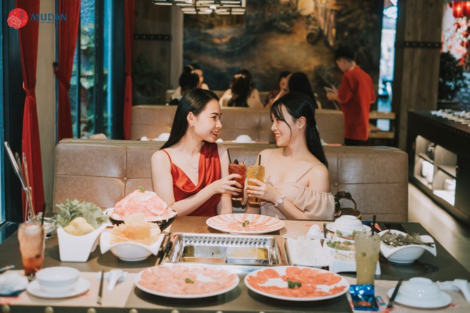 Ngày mưa thử đi check-in ở nhà hàng lẩu theo phong cách cổ trang xịn xò đất Đà thành - Ảnh 13. Ngày mưa thử đi check-in ở nhà hàng lẩu theo phong cách cổ trang xịn xò đất Đà thành - Ảnh 13.