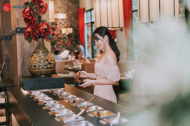 Ngày mưa thử đi check-in ở nhà hàng lẩu theo phong cách cổ trang xịn xò đất Đà thành - Ảnh 4. Ngày mưa thử đi check-in ở nhà hàng lẩu theo phong cách cổ trang xịn xò đất Đà thành - Ảnh 4.