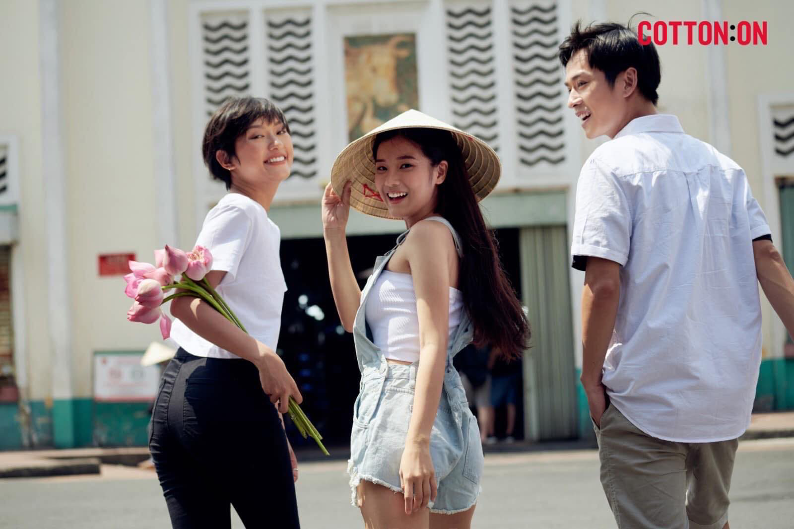 Có một Sài Gòn của COTTON:ON dung dị và thân thương đến thế qua bộ ảnh “Hello Saigon” - Ảnh 2. Có một Sài Gòn của COTTON:ON dung dị và thân thương đến thế qua bộ ảnh “Hello Saigon” - Ảnh 2.