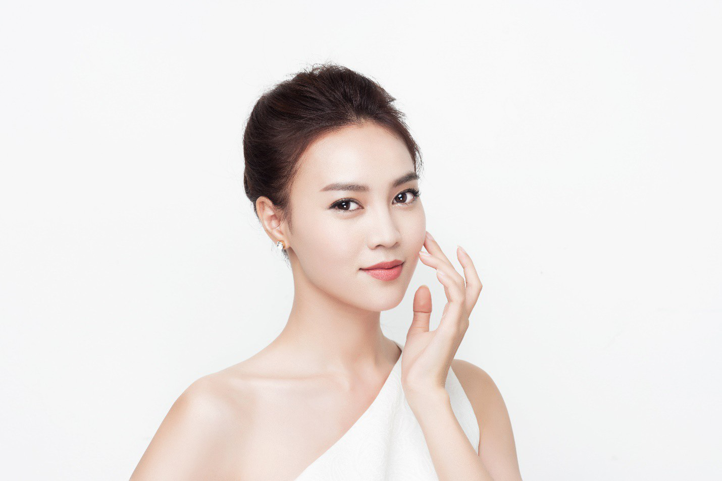 Chăm da hoài nhưng vẫn chưa căng mướt, sáng mịn, bạn đã thực sự nắm quy tắc hai thời điểm vàng chưa? - Ảnh 2. Chăm da hoài nhưng vẫn chưa căng mướt, sáng mịn, bạn đã thực sự nắm quy tắc hai thời điểm vàng chưa? - Ảnh 2.