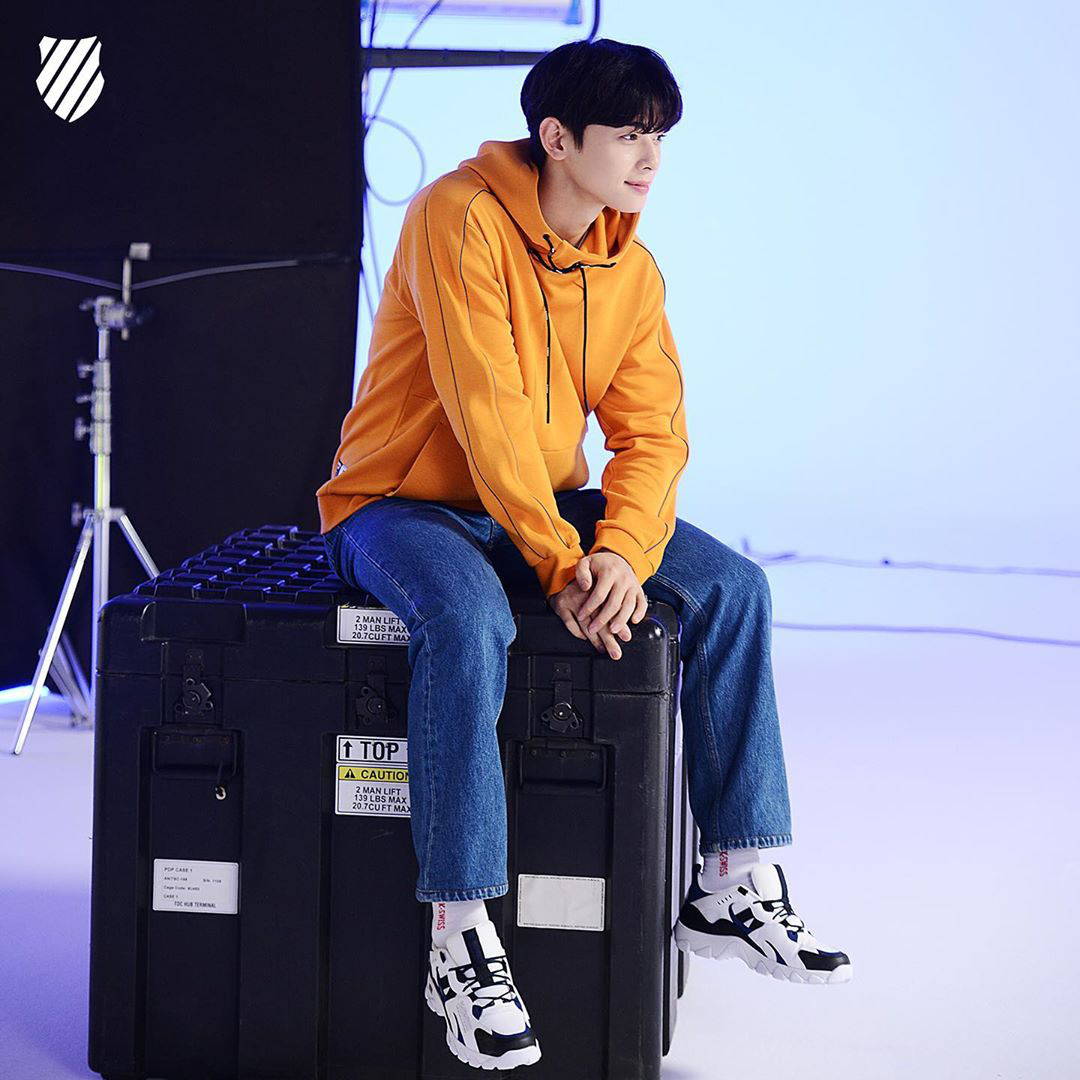 Nam thần Cha Eun Woo hợp tác cùng Kswiss cho BST HS329 TREK - Ảnh 1. Nam thần Cha Eun Woo hợp tác cùng Kswiss cho BST HS329 TREK - Ảnh 1.