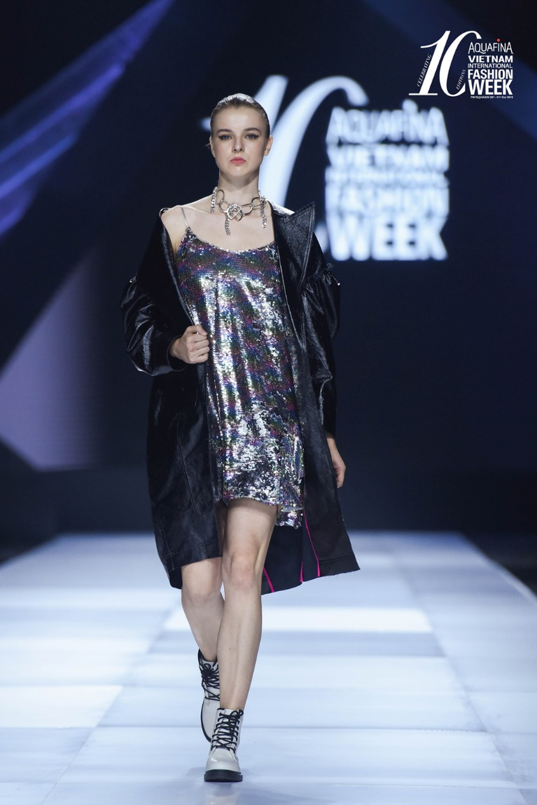 Muốn trở thành nữ hoàng của đêm tiệc cuối năm thì phải update ngay 7 gợi ý hot hit từ sàn catwalk - Ảnh 1. Muốn trở thành nữ hoàng của đêm tiệc cuối năm thì phải update ngay 7 gợi ý hot hit từ sàn catwalk - Ảnh 1.