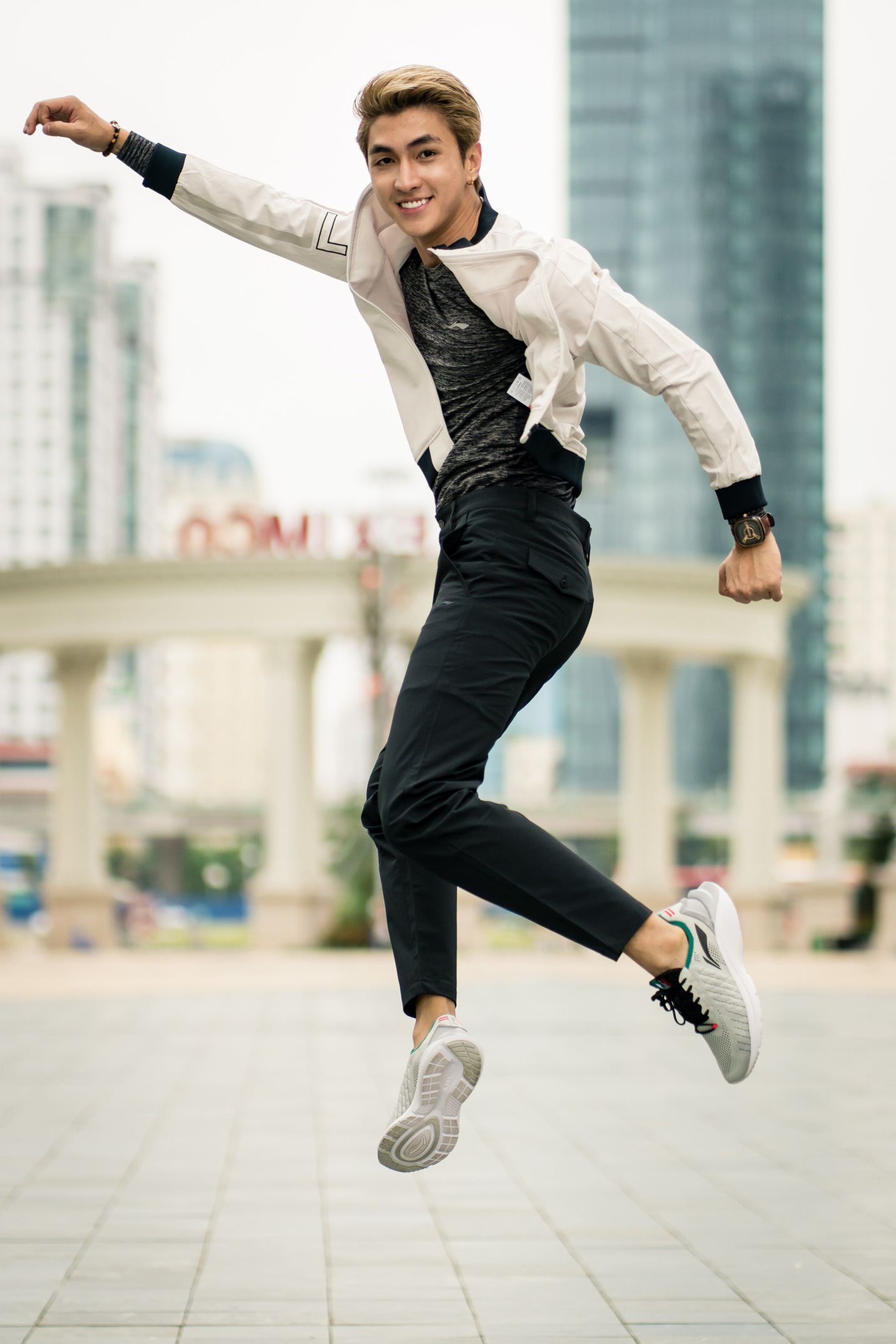 Khám phá hơi thở đương đại, phóng khoáng trong BST thời trang thu đông Li-ning 2019 - Ảnh 6. Khám phá hơi thở đương đại, phóng khoáng trong BST thời trang thu đông Li-ning 2019 - Ảnh 6.