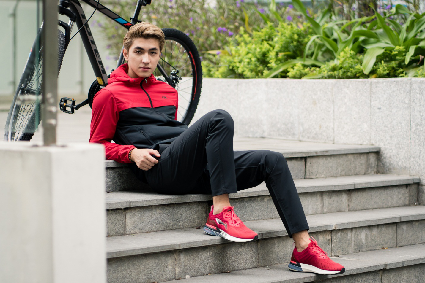 Khám phá hơi thở đương đại, phóng khoáng trong BST thời trang thu đông Li-ning 2019 - Ảnh 7. Khám phá hơi thở đương đại, phóng khoáng trong BST thời trang thu đông Li-ning 2019 - Ảnh 7.