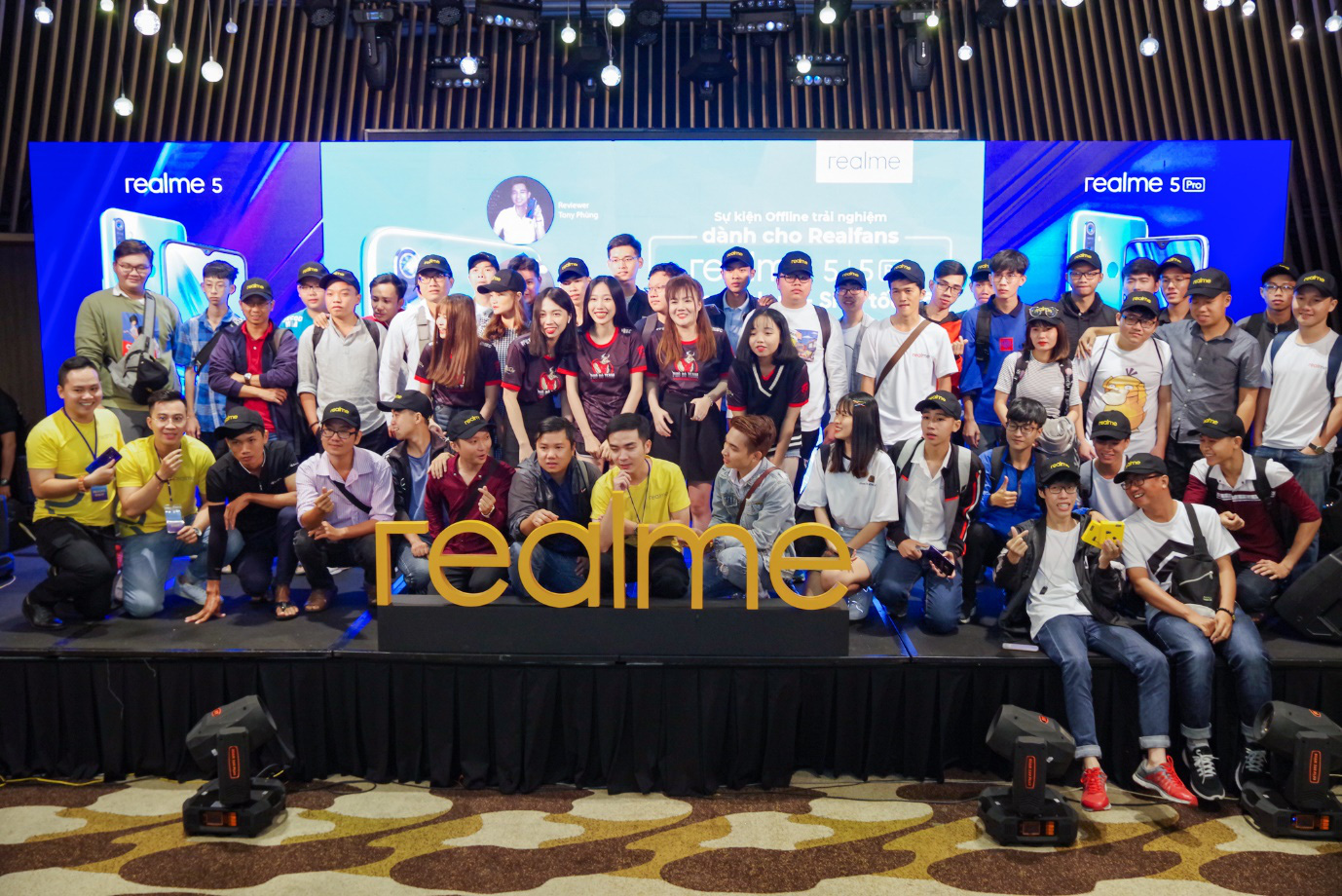 Dấu ấn Realme để lại trong năm 2019: ra mắt sản phẩm mới, xây dựng cộng đồng Realfan và tổ chức 2 đại nhạc hội hoành tráng - Ảnh 8.