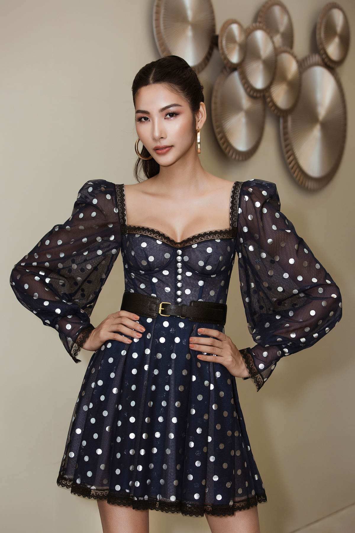 Đây là cách để Hoàng Thuỳ có được body săn chắc và làn da khoẻ khoắn - Ảnh 4. Đây là cách để Hoàng Thuỳ có được body săn chắc và làn da khoẻ khoắn - Ảnh 4.