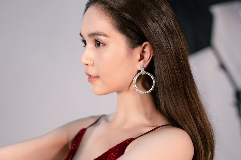 Ngọc Trinh hội ngộ Quỳnh Thư, Lê Hà, sẵn sàng sải bước catwalk lần cuối tại Đêm hội chân dài 12 - Ảnh 5. Ngọc Trinh hội ngộ Quỳnh Thư, Lê Hà, sẵn sàng sải bước catwalk lần cuối tại Đêm hội chân dài 12 - Ảnh 5.