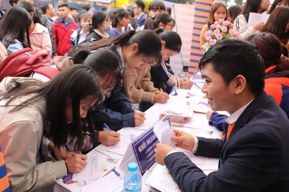 Tư vấn tuyển sinh 2019: Phụ huynh cũng cần được hướng nghiệp - Ảnh 2. Tư vấn tuyển sinh 2019: Phụ huynh cũng cần được hướng nghiệp - Ảnh 2.