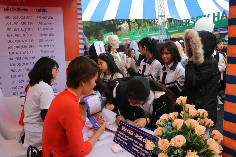 Tư vấn tuyển sinh 2019: Phụ huynh cũng cần được hướng nghiệp - Ảnh 3. Tư vấn tuyển sinh 2019: Phụ huynh cũng cần được hướng nghiệp - Ảnh 3.