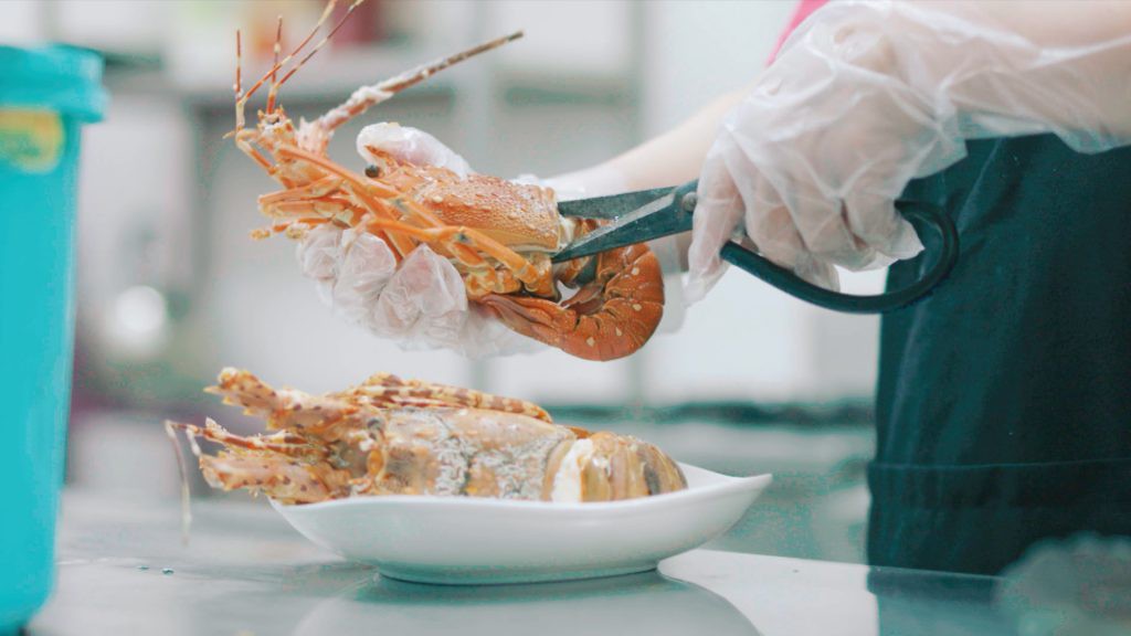 Đi tìm phở không nước lèo, phở tôm hùm sang chảnh tại Sài Gòn cùng Ngon khó cưỡng - Ảnh 5. Đi tìm phở không nước lèo, phở tôm hùm sang chảnh tại Sài Gòn cùng Ngon khó cưỡng - Ảnh 5.