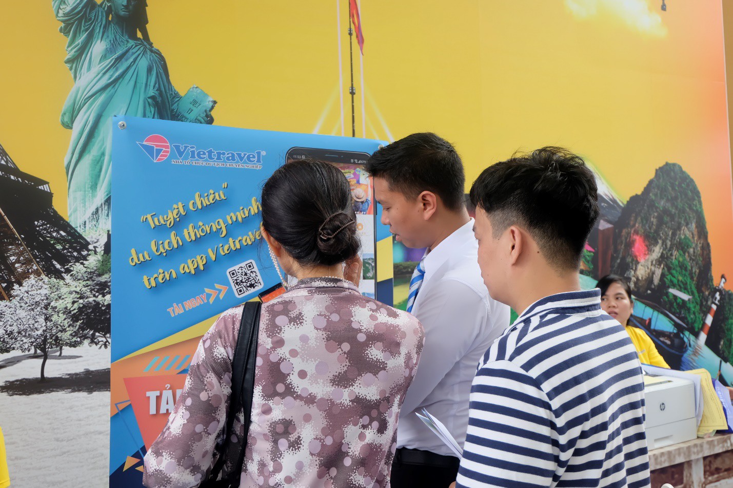 Vietravel ra mắt ứng dụng đặt tour hoàn toàn mới - Ảnh 2. Vietravel ra mắt ứng dụng đặt tour hoàn toàn mới - Ảnh 2.