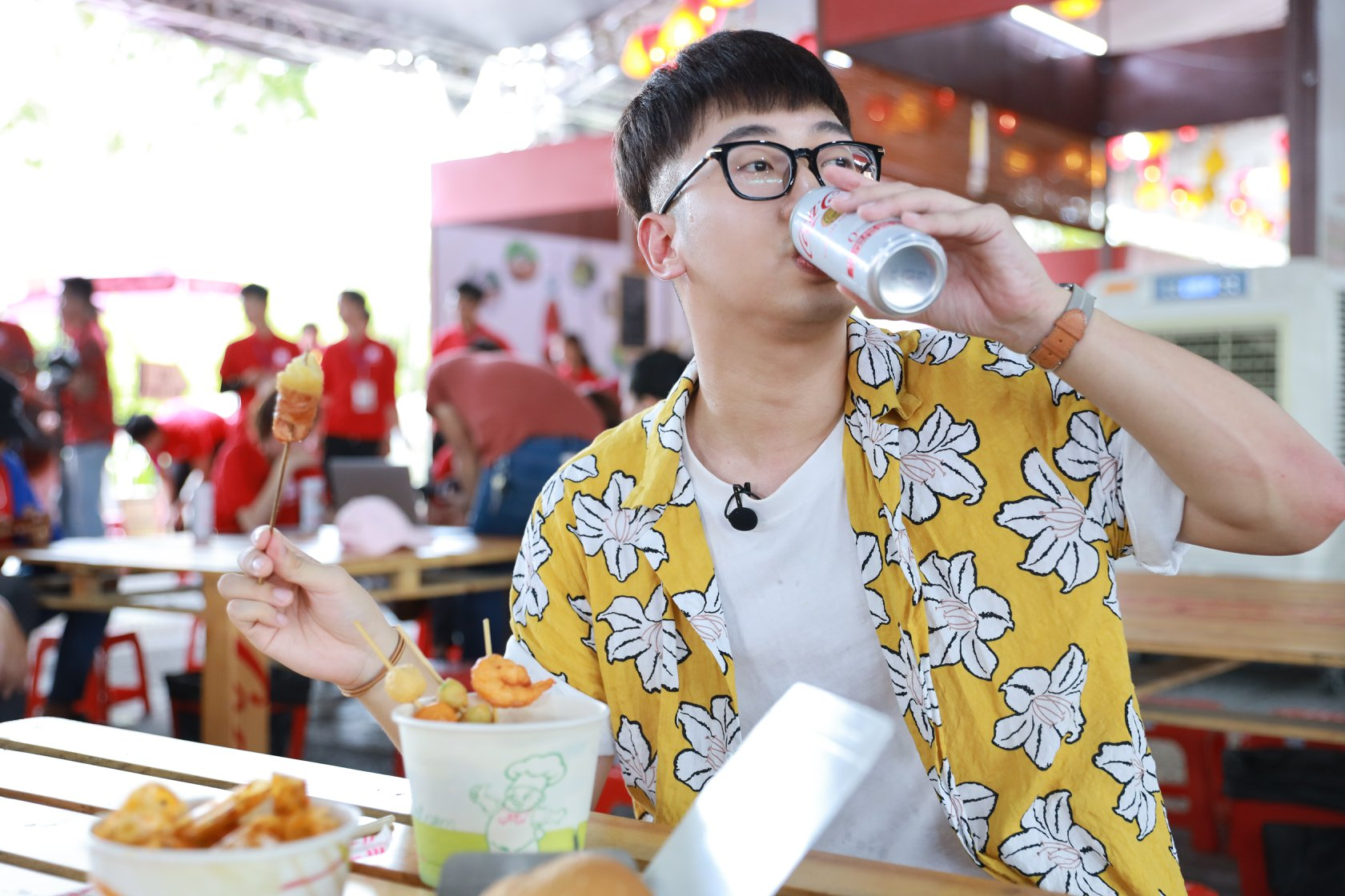 Muốn nếm thử của ngon vật lạ mà còn “lăn tăn”? Xem ngay hội food blogger review đi! - Ảnh 3. Muốn nếm thử của ngon vật lạ mà còn “lăn tăn”? Xem ngay hội food blogger review đi! - Ảnh 3.