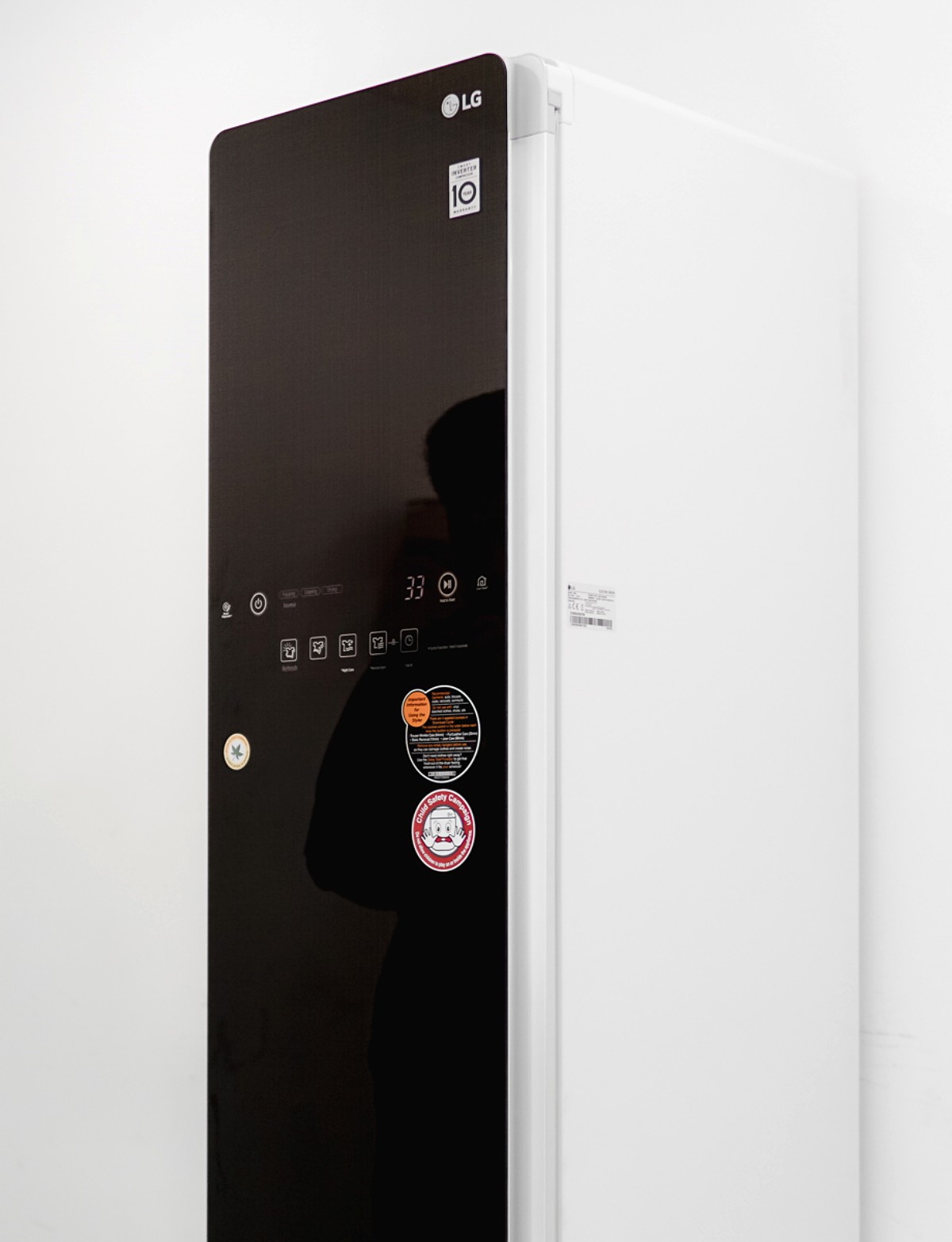 Tủ chăm sóc quần áo LG Styler: Bí quyết để bạn không bao giờ phải mang vest, đầm dạ hội ra tiệm giặt là? - Ảnh 2. Tủ chăm sóc quần áo LG Styler: Bí quyết để bạn không bao giờ phải mang vest, đầm dạ hội ra tiệm giặt là? - Ảnh 2.