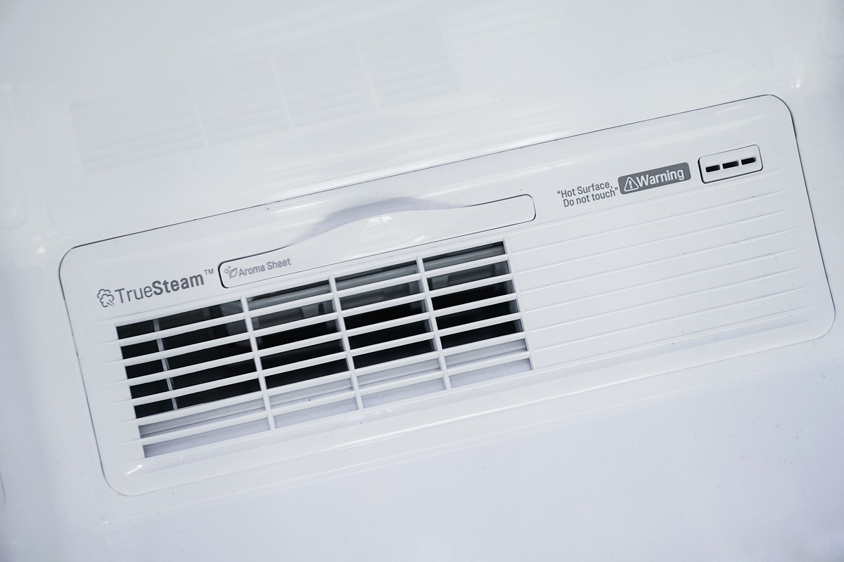 Tủ chăm sóc quần áo LG Styler: Bí quyết để bạn không bao giờ phải mang vest, đầm dạ hội ra tiệm giặt là? - Ảnh 5. Tủ chăm sóc quần áo LG Styler: Bí quyết để bạn không bao giờ phải mang vest, đầm dạ hội ra tiệm giặt là? - Ảnh 5.