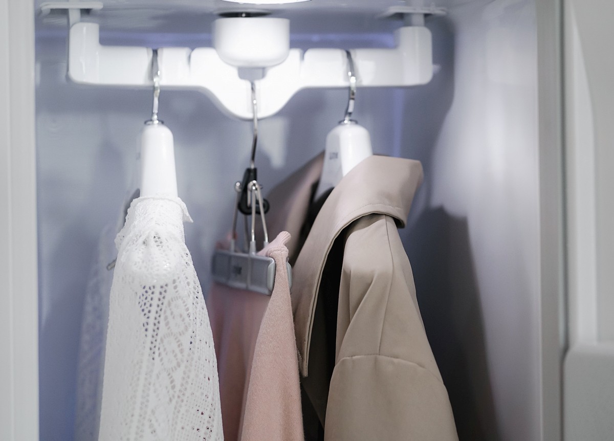 Tủ chăm sóc quần áo LG Styler: Bí quyết để bạn không bao giờ phải mang vest, đầm dạ hội ra tiệm giặt là? - Ảnh 9. Tủ chăm sóc quần áo LG Styler: Bí quyết để bạn không bao giờ phải mang vest, đầm dạ hội ra tiệm giặt là? - Ảnh 9.