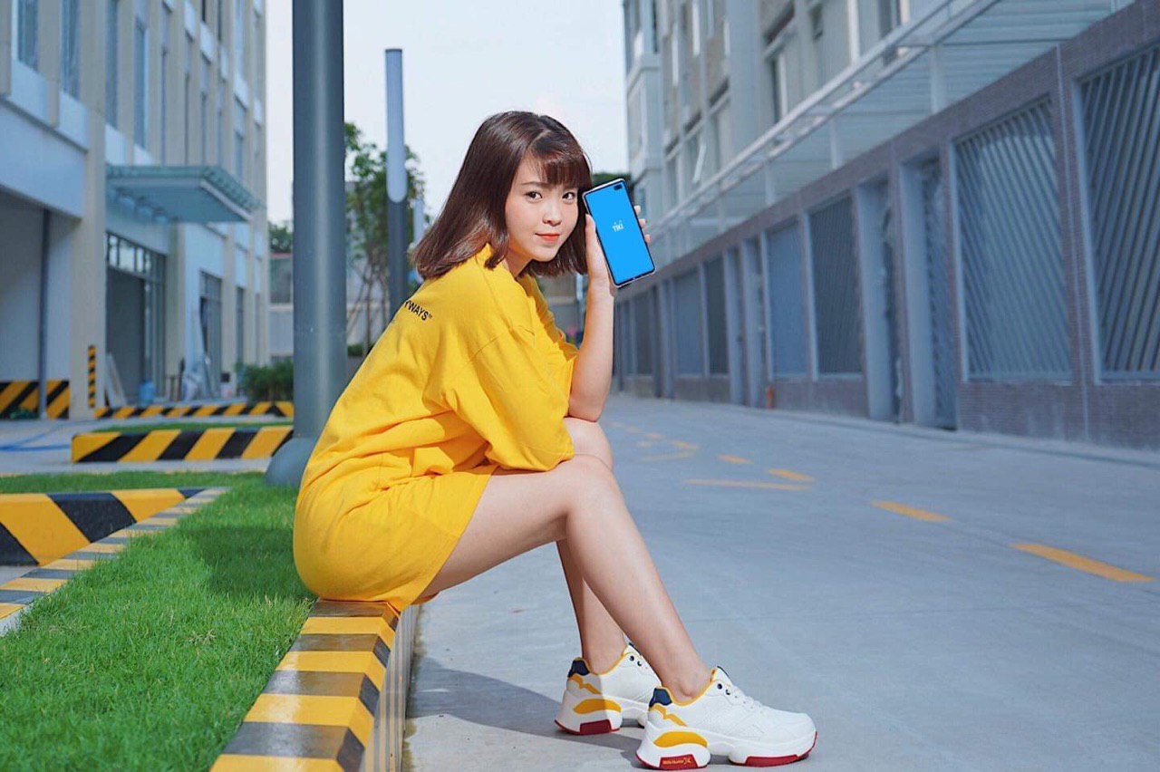 Mẫu giày “cân tất” mọi khung hình OOTD giữa trời hè rực rỡ - Ảnh 2. Mẫu giày “cân tất” mọi khung hình OOTD giữa trời hè rực rỡ - Ảnh 2.