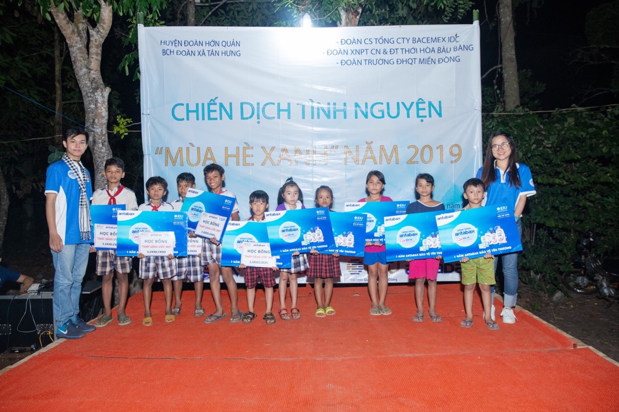 Antabax cùng các chiến sĩ mùa hè xanh 2019 – Hành trình đong đầy 24 Giờ Bảo Vệ Yêu Thương - Ảnh 4. Antabax cùng các chiến sĩ mùa hè xanh 2019 – Hành trình đong đầy 24 Giờ Bảo Vệ Yêu Thương - Ảnh 4.