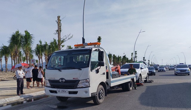 Hạ Long: Khi tuyến đường ven biển đẹp nhất miền Bắc thành… bãi đỗ xe - Ảnh 6. Hạ Long: Khi tuyến đường ven biển đẹp nhất miền Bắc thành… bãi đỗ xe - Ảnh 6.