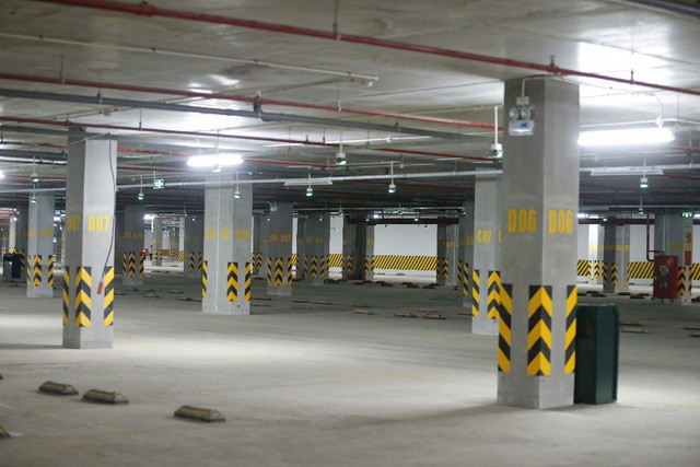 Hạ Long: Khi tuyến đường ven biển đẹp nhất miền Bắc thành… bãi đỗ xe - Ảnh 9. Hạ Long: Khi tuyến đường ven biển đẹp nhất miền Bắc thành… bãi đỗ xe - Ảnh 9.