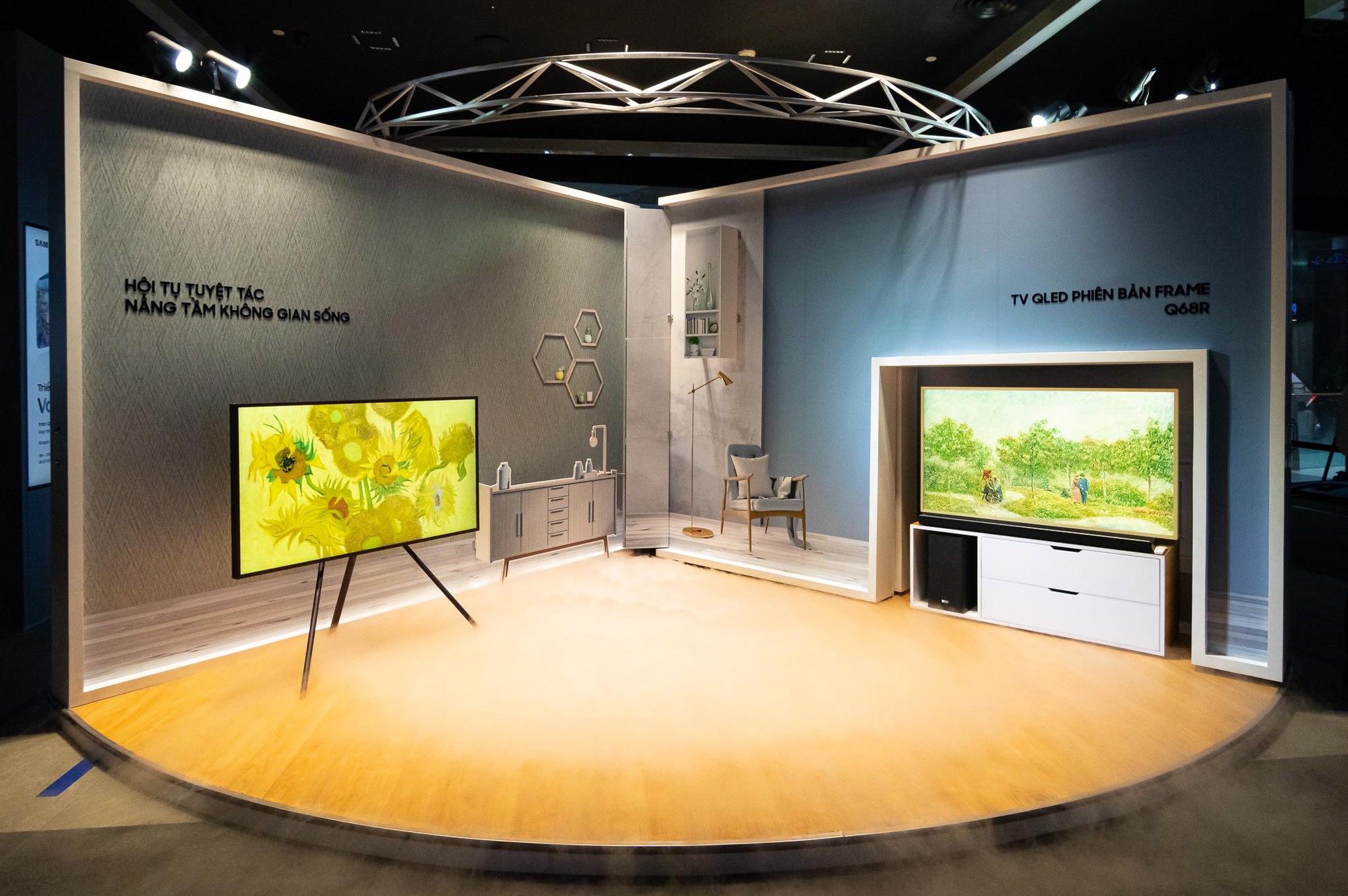 Biến TV thành khung tranh độc đáo, Triển lãm bộ sưu tập Van Gogh tại Samsung Showcase thu hút người tham dự - Ảnh 4.