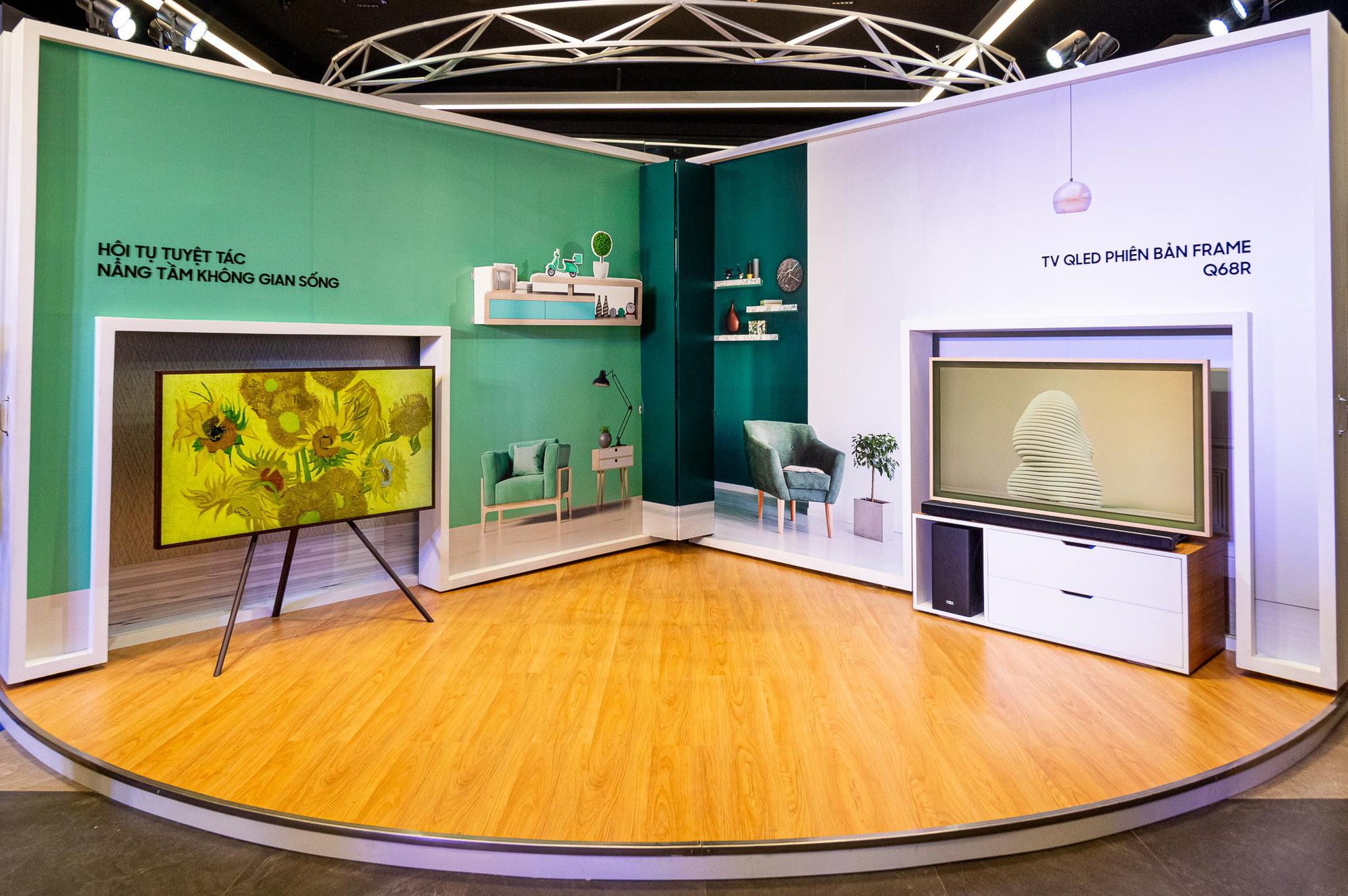Biến TV thành khung tranh độc đáo, Triển lãm bộ sưu tập Van Gogh tại Samsung Showcase thu hút người tham dự - Ảnh 6.