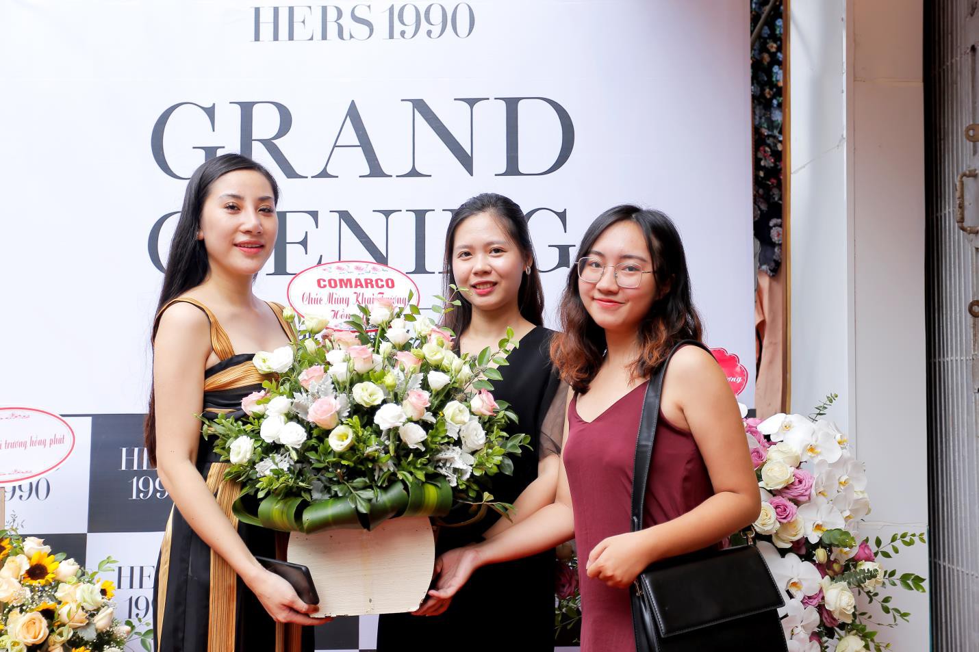 Chuyện của “lụa”: Từ sự mỏng manh, nhẹ nhàng đến sự thanh lịch đầy quý phái - Ảnh 5. Chuyện của “lụa”: Từ sự mỏng manh, nhẹ nhàng đến sự thanh lịch đầy quý phái - Ảnh 5.