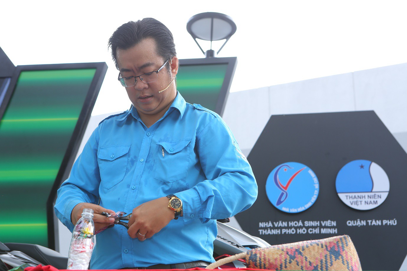 Rapper Đen Vâu “Thống lĩnh đỉnh cao, lái chất – Sống xanh cùng thủ lĩnh Winner X” - Ảnh 2. Rapper Đen Vâu “Thống lĩnh đỉnh cao, lái chất – Sống xanh cùng thủ lĩnh Winner X” - Ảnh 2.