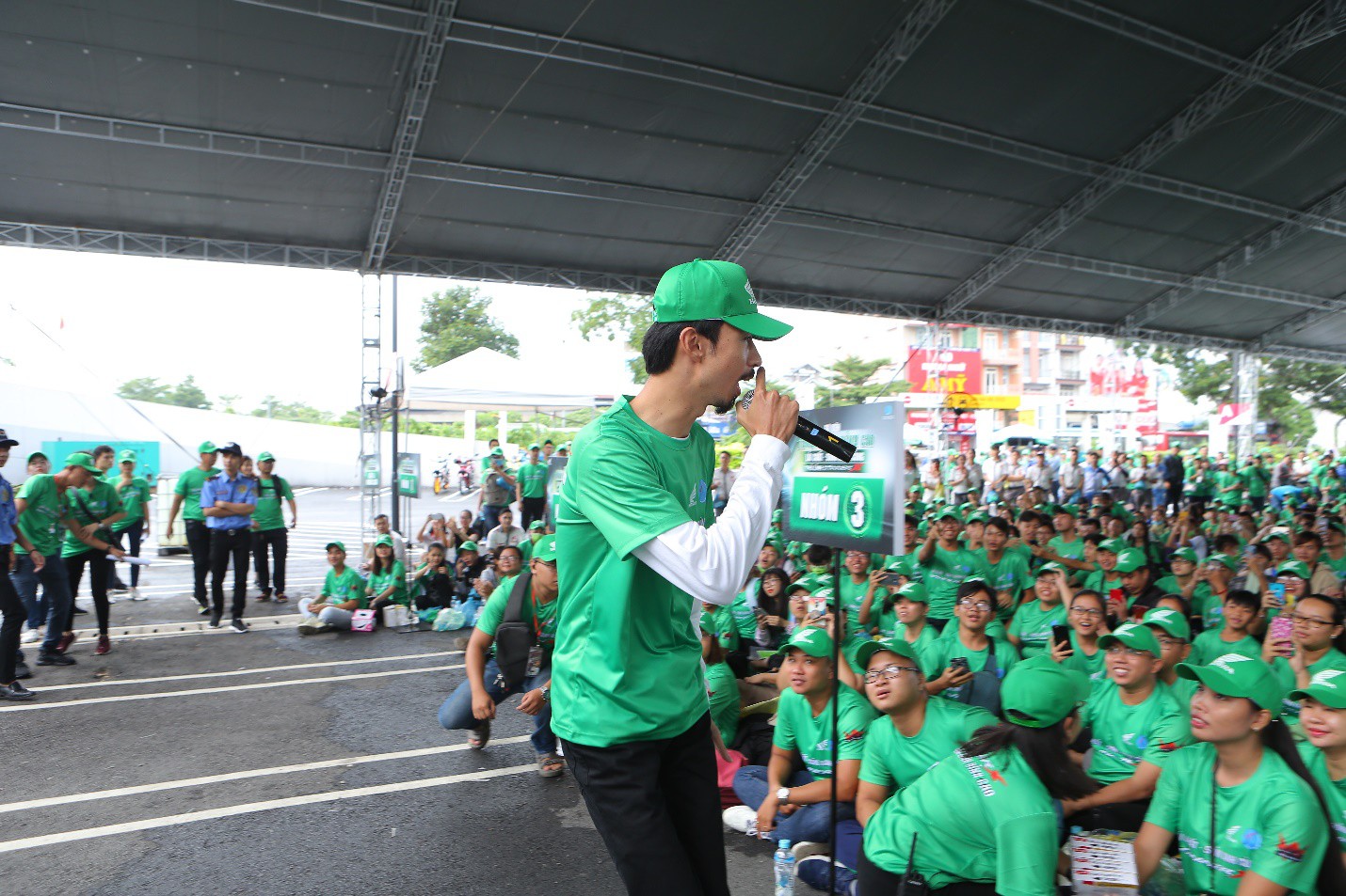 Rapper Đen Vâu “Thống lĩnh đỉnh cao, lái chất – Sống xanh cùng thủ lĩnh Winner X” - Ảnh 7. Rapper Đen Vâu “Thống lĩnh đỉnh cao, lái chất – Sống xanh cùng thủ lĩnh Winner X” - Ảnh 7.