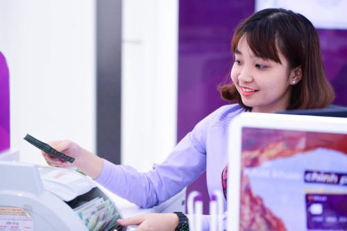 Khách tăng kỳ hạn gửi tiết kiệm tại TPBank hưởng lãi suất 8,1% - Ảnh 1. Khách tăng kỳ hạn gửi tiết kiệm tại TPBank hưởng lãi suất 8,1% - Ảnh 1.