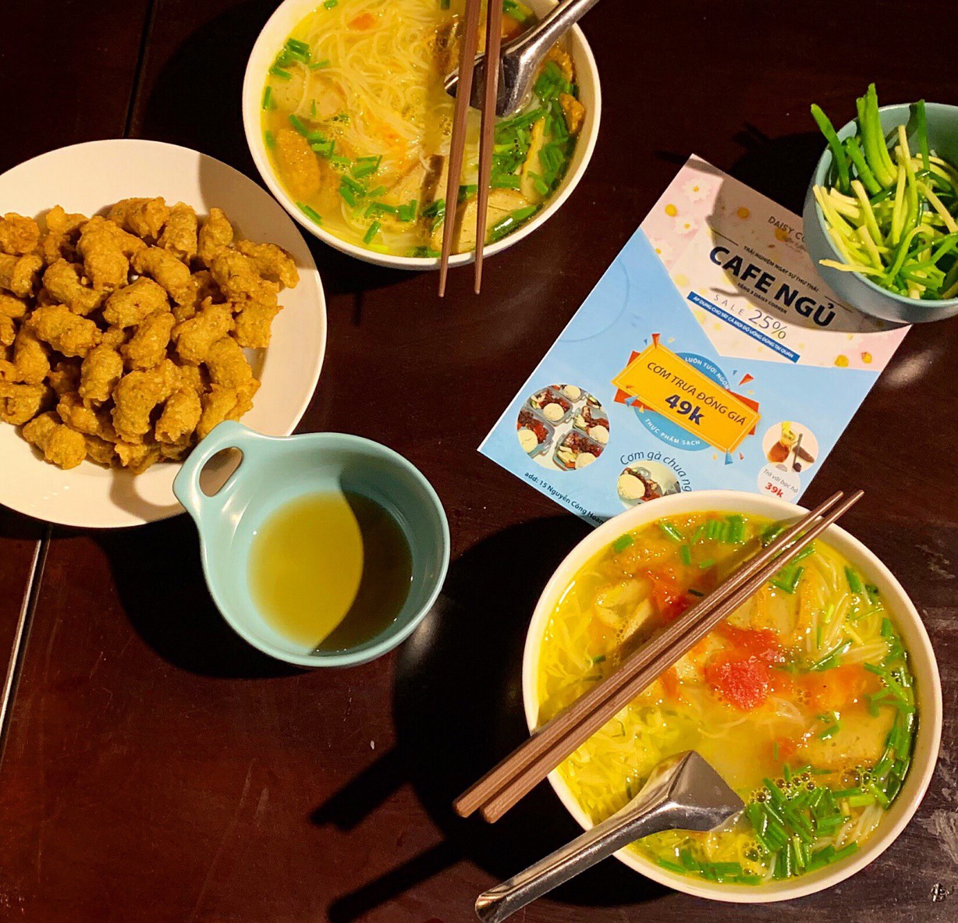Nâng tầm trải nghiệm cùng Daisy Corner: Thưởng thức bún cá thiểu sông Đà ngay chốn nghỉ trưa siêu thoải mái - Ảnh 2. Nâng tầm trải nghiệm cùng Daisy Corner: Thưởng thức bún cá thiểu sông Đà ngay chốn nghỉ trưa siêu thoải mái - Ảnh 2.