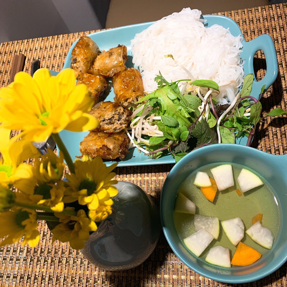 Nâng tầm trải nghiệm cùng Daisy Corner: Thưởng thức bún cá thiểu sông Đà ngay chốn nghỉ trưa siêu thoải mái - Ảnh 6. Nâng tầm trải nghiệm cùng Daisy Corner: Thưởng thức bún cá thiểu sông Đà ngay chốn nghỉ trưa siêu thoải mái - Ảnh 6.